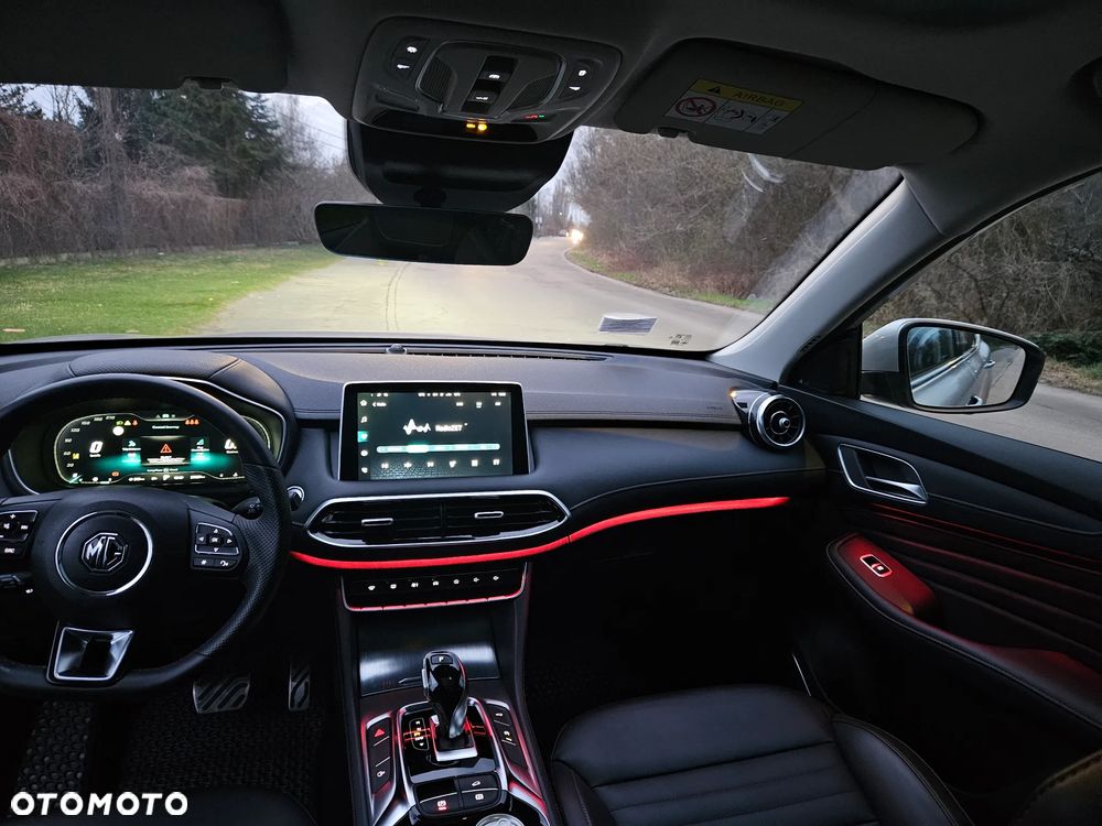 MG HS 1.5 T-GDI Exclusive DCT - 9