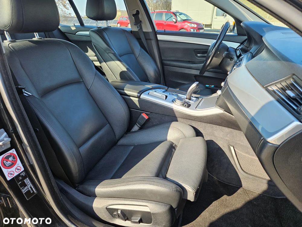 BMW Seria 5 525d xDrive Modern Line - 11