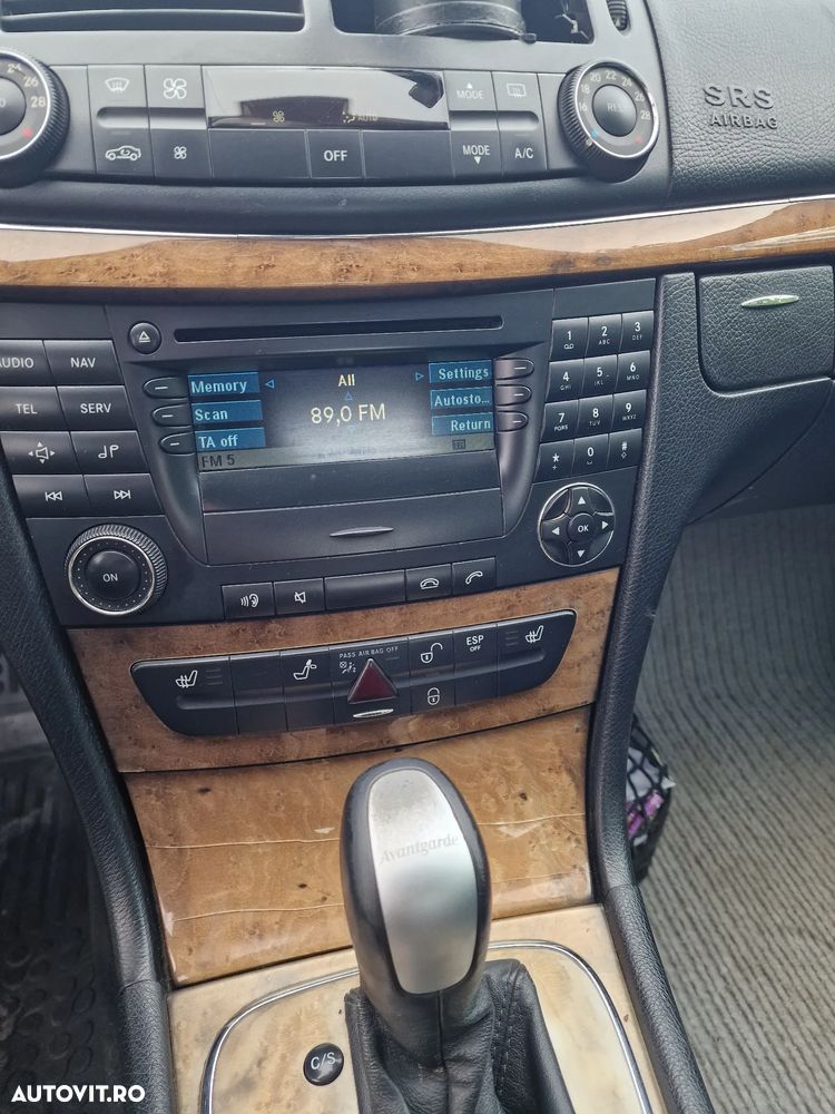 Mercedes-Benz E - 13