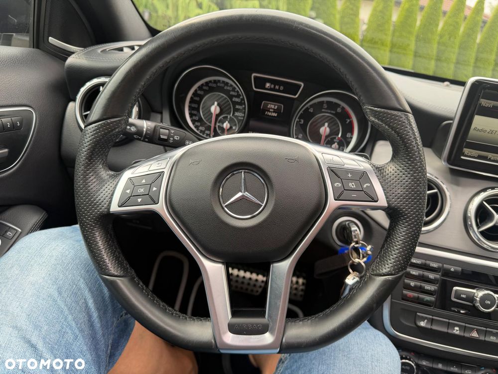 Mercedes-Benz GLA 45 AMG 4Matic 7G-DCT - 26