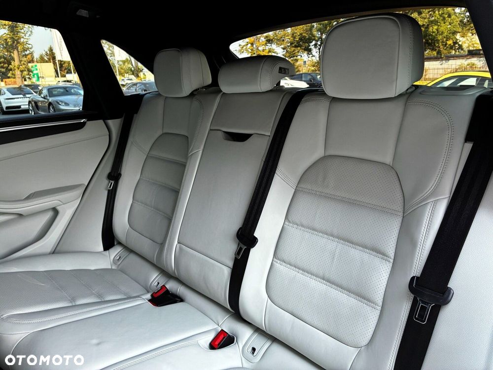 Porsche Macan - 41