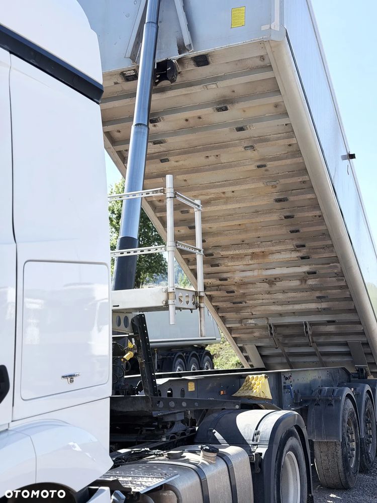 Schmitz Cargobull SKI 24 - 7