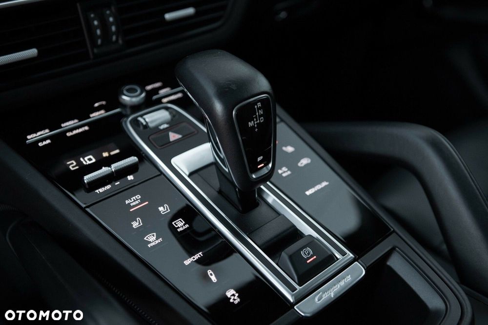 Porsche Cayenne - 33