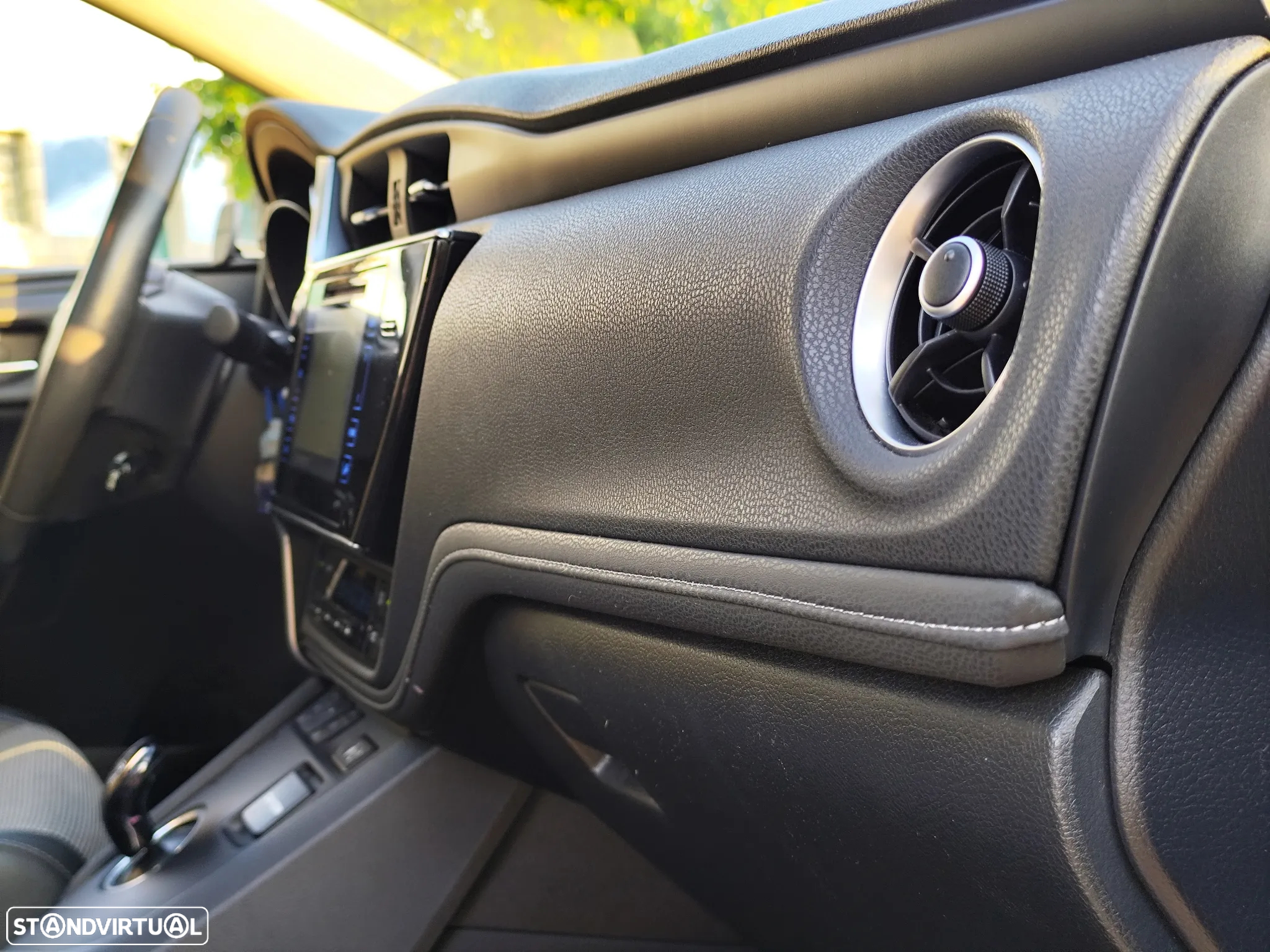 Toyota Auris 1.8 HSD Exclusive +TSS+Navi - 27