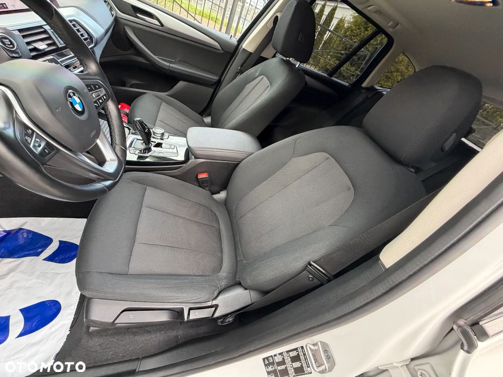 BMW X3 xDrive20i GPF Advantage - 11