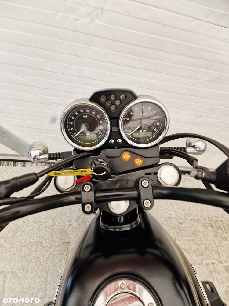 Moto Guzzi V7 - 27