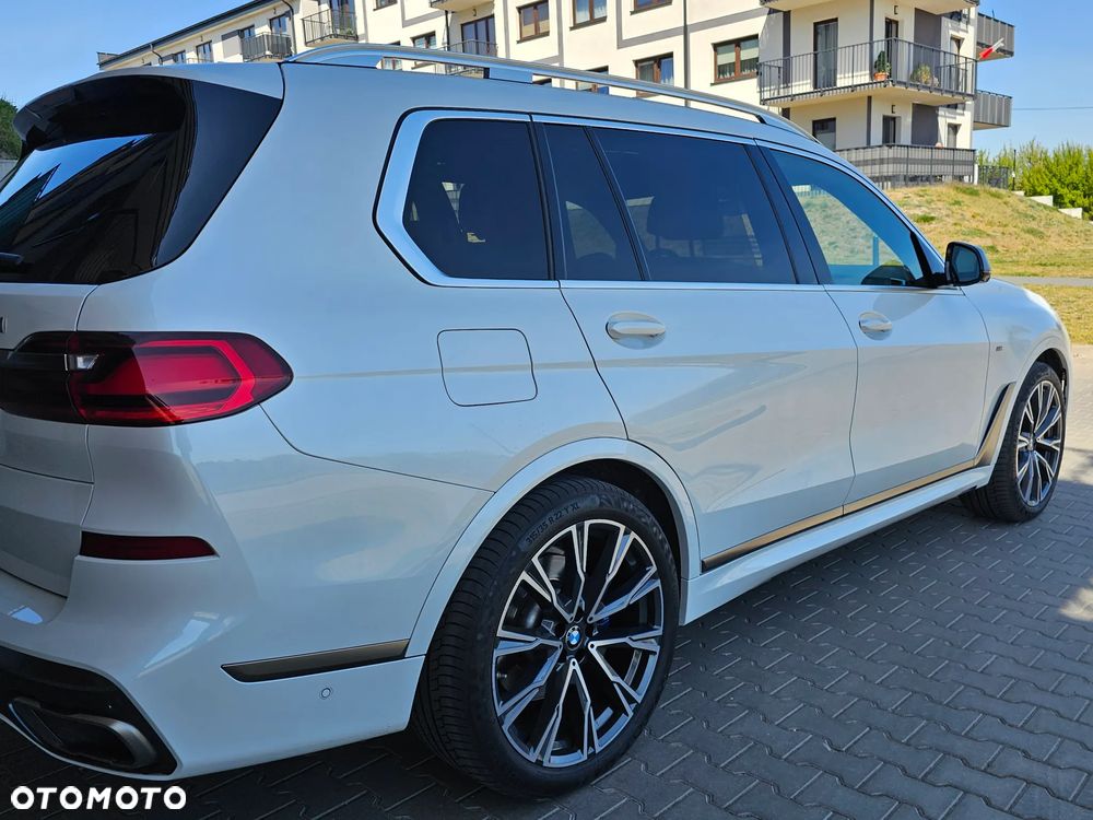 BMW X7 - 7