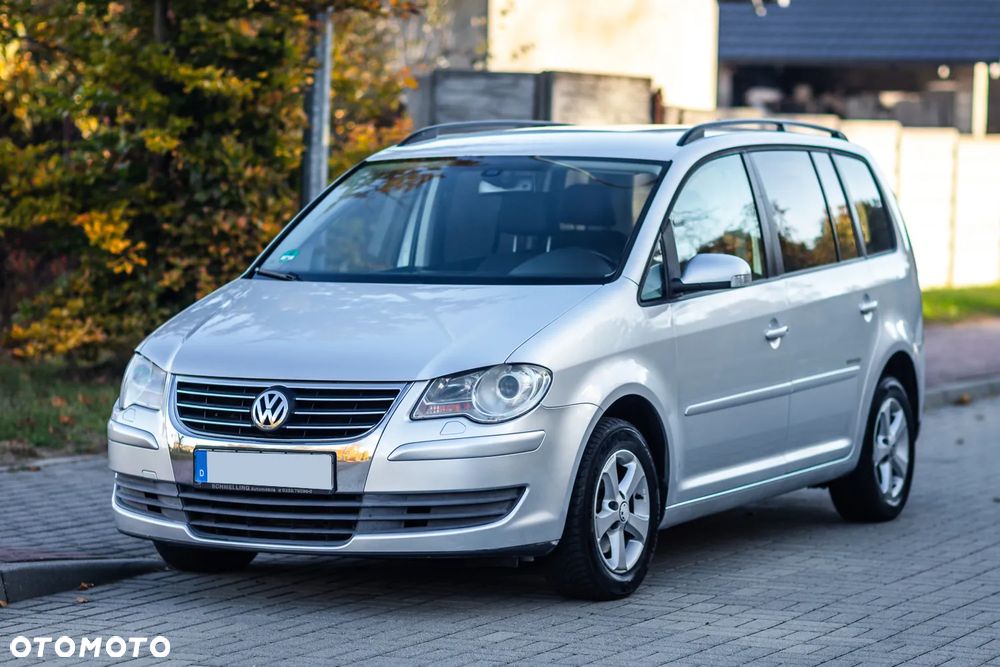 Volkswagen Touran 2009 photo 4