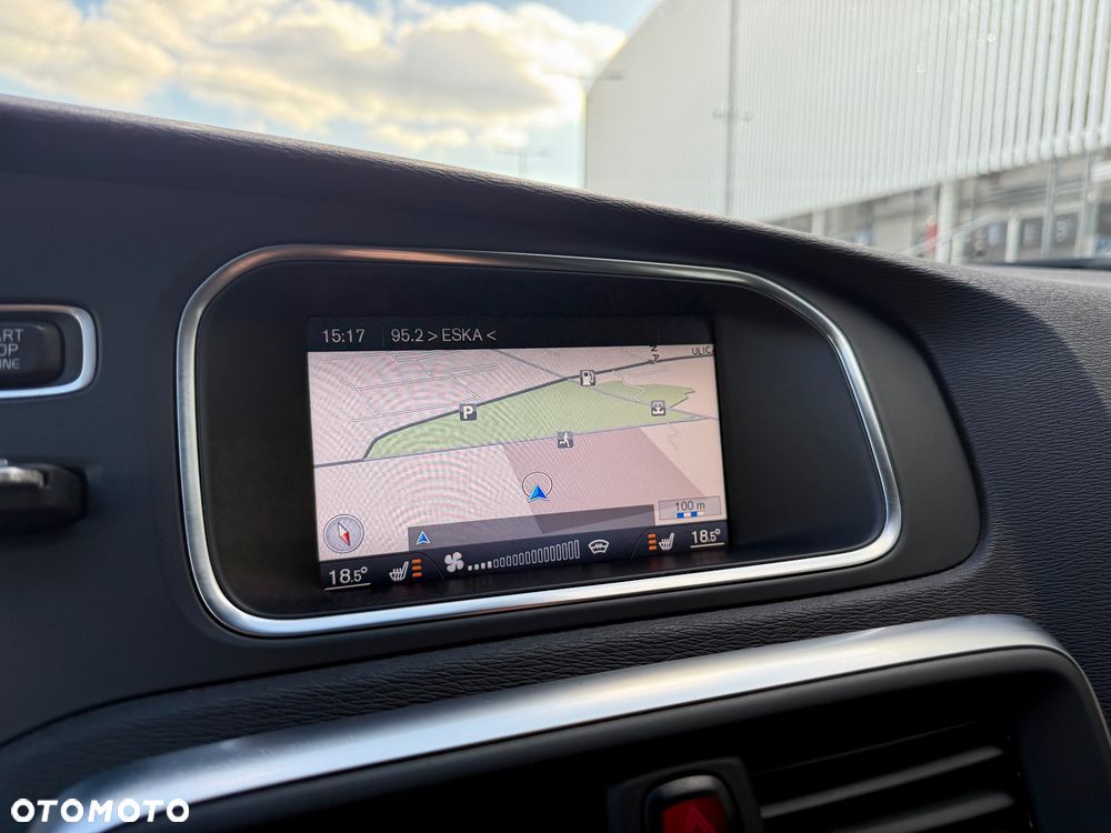 Volvo V40 D4 Momentum - 27