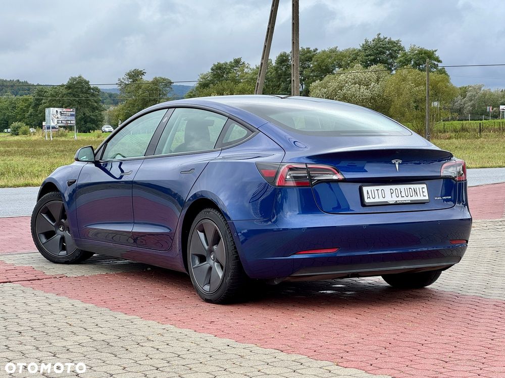 Tesla Model 3 - 3