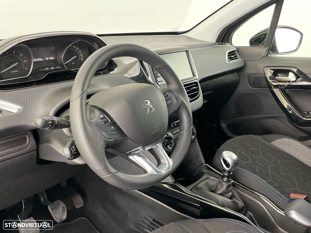 Peugeot 2008 1.2 PureTech Signature - 15
