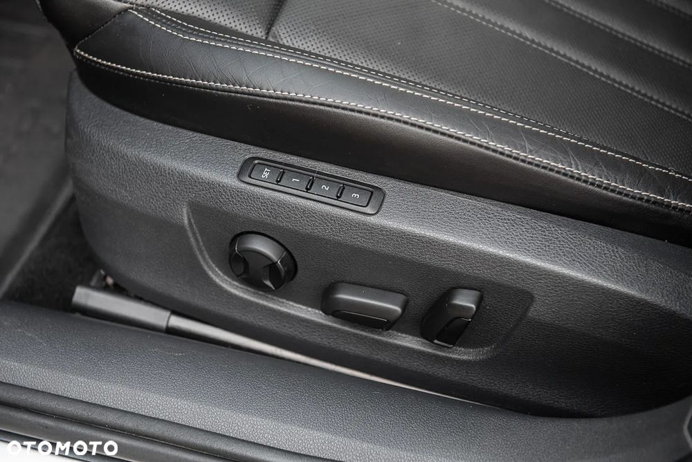 Skoda Superb 2.0 TDI DSG L&K - 21