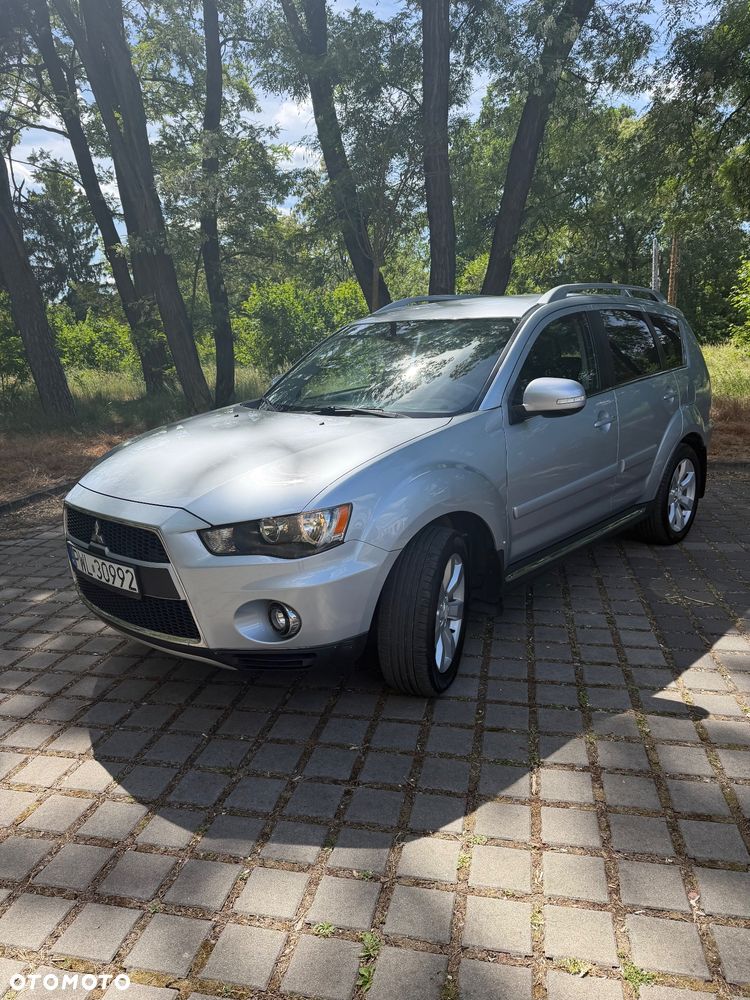 Mitsubishi Outlander - 1