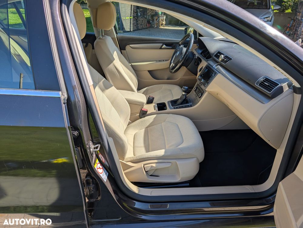 Volkswagen Passat 2.0 Blue TDI SCR Comfortline - 9