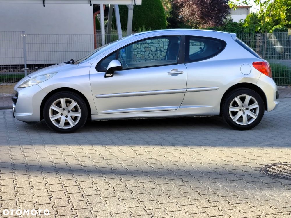 Peugeot 207 90 HDi FAP (Blue Lion) Sport - 6