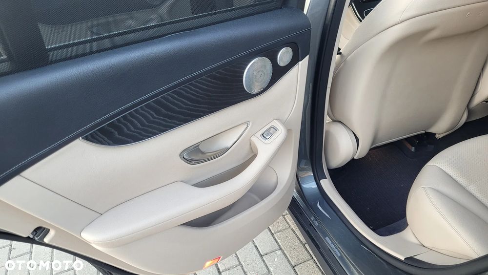 Mercedes-Benz GLC - 21