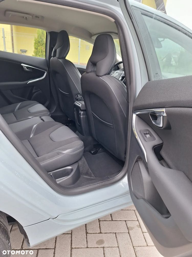 Volvo V40 D2 Momentum - 13