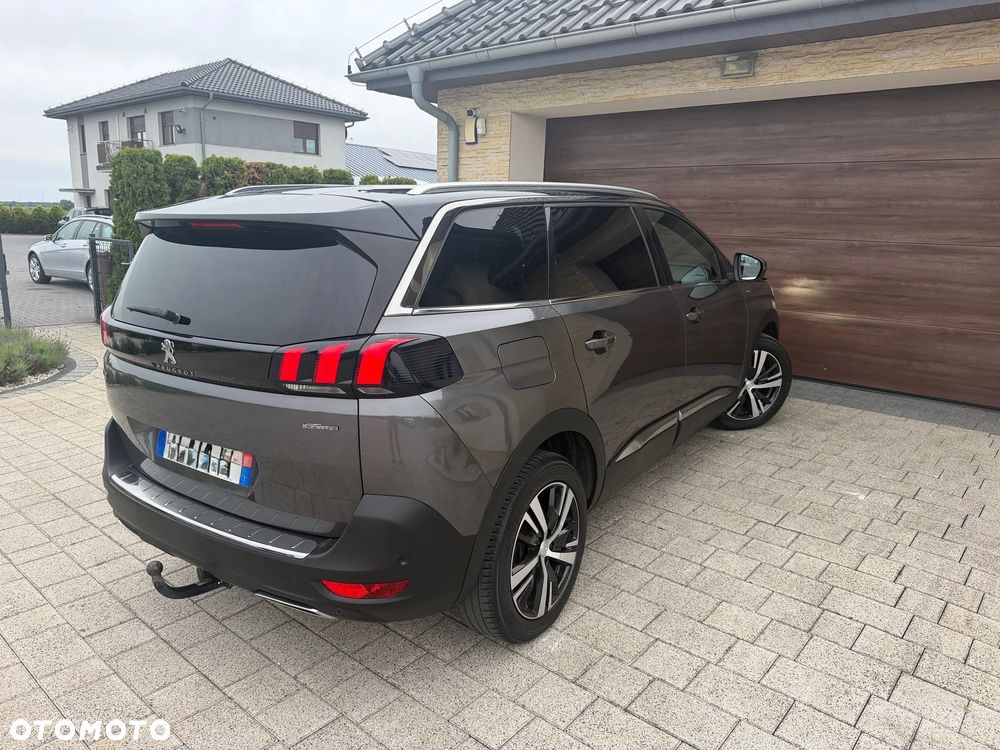 Peugeot 5008 - 8