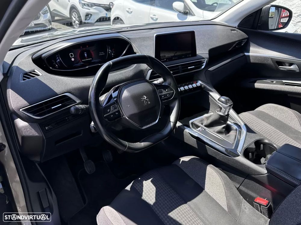 Peugeot 5008 1.2 PureTech Allure Pack - 17