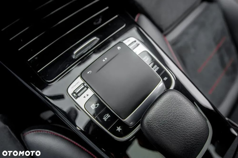 Mercedes-Benz CLA 220 7G-DCT AMG Line - 32