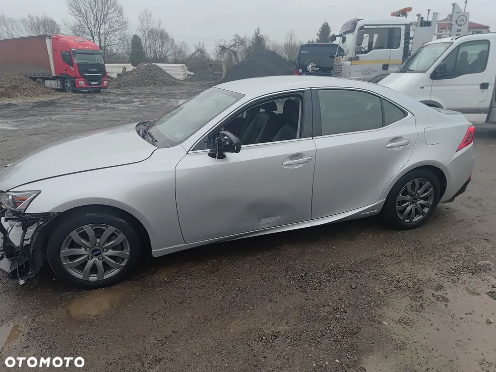 Lexus IS - 15