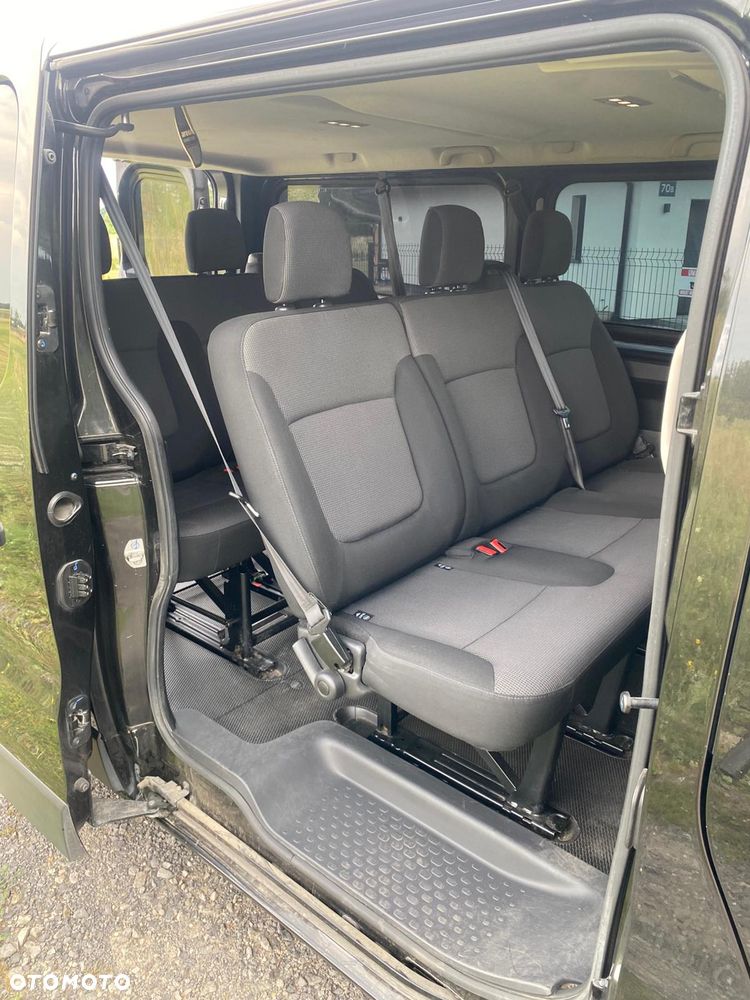Renault Trafic 2.0 dCi - 11
