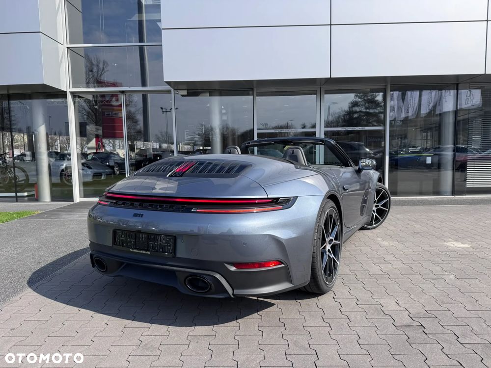 Porsche 911 Carrera - 2