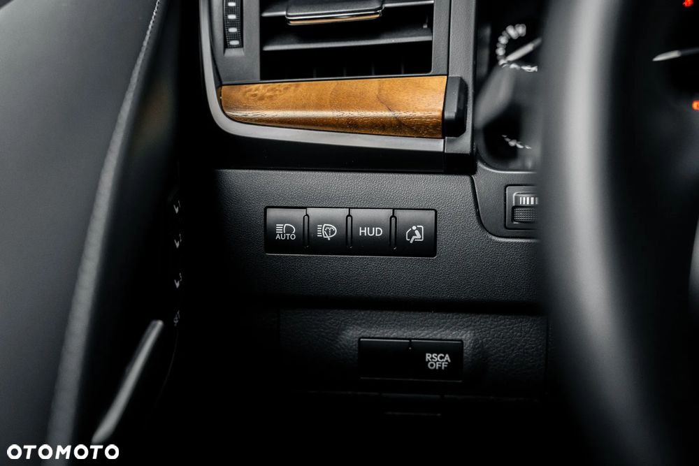 Lexus LX - 23