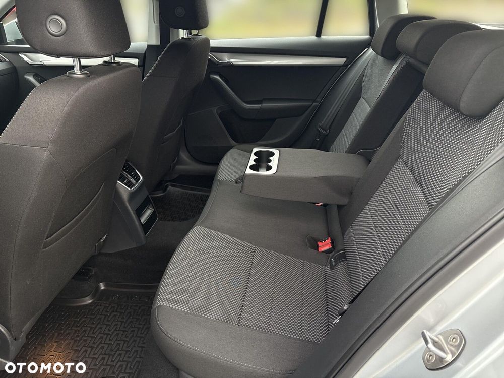 Skoda Octavia 1.4 TSI Ambition DSG - 12