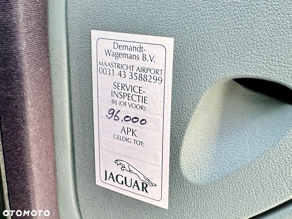 Jaguar XK8 Coupe - 29