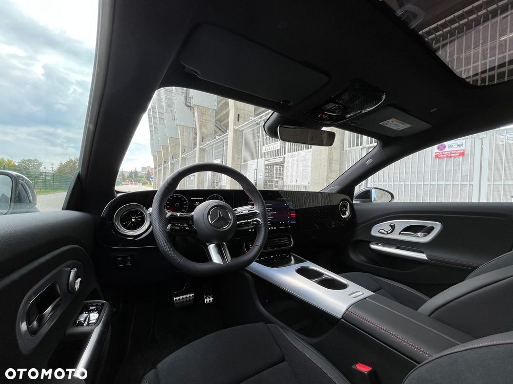 Mercedes-Benz CLA - 12