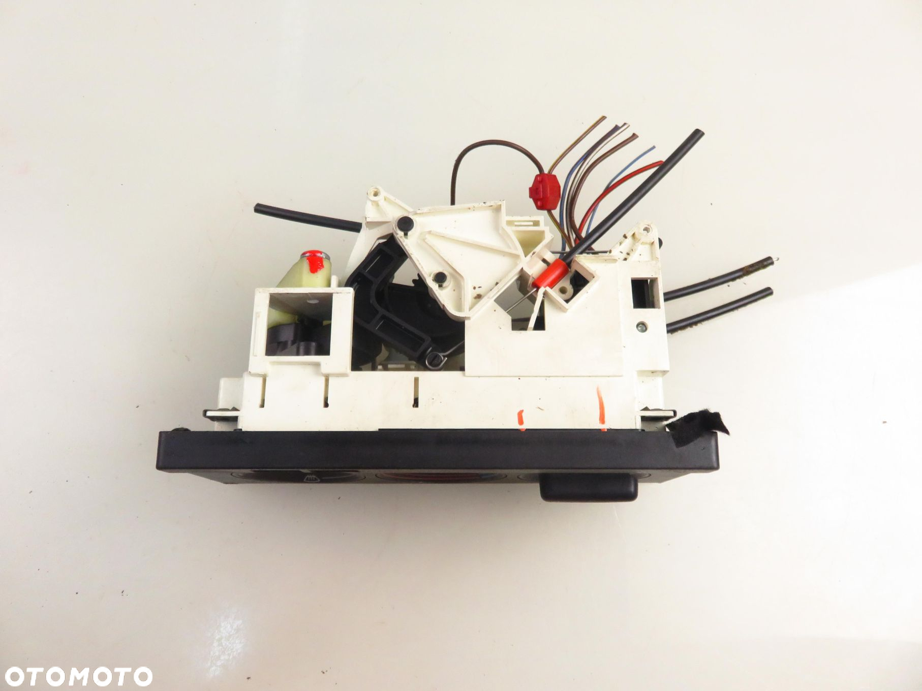 PANEL NAWIEWU Z AC AUDI 80 B4 8A1820073 - 5