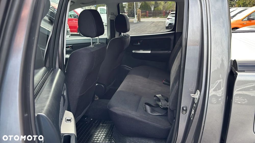 Toyota Hilux 2.5 D-4D SR - 15