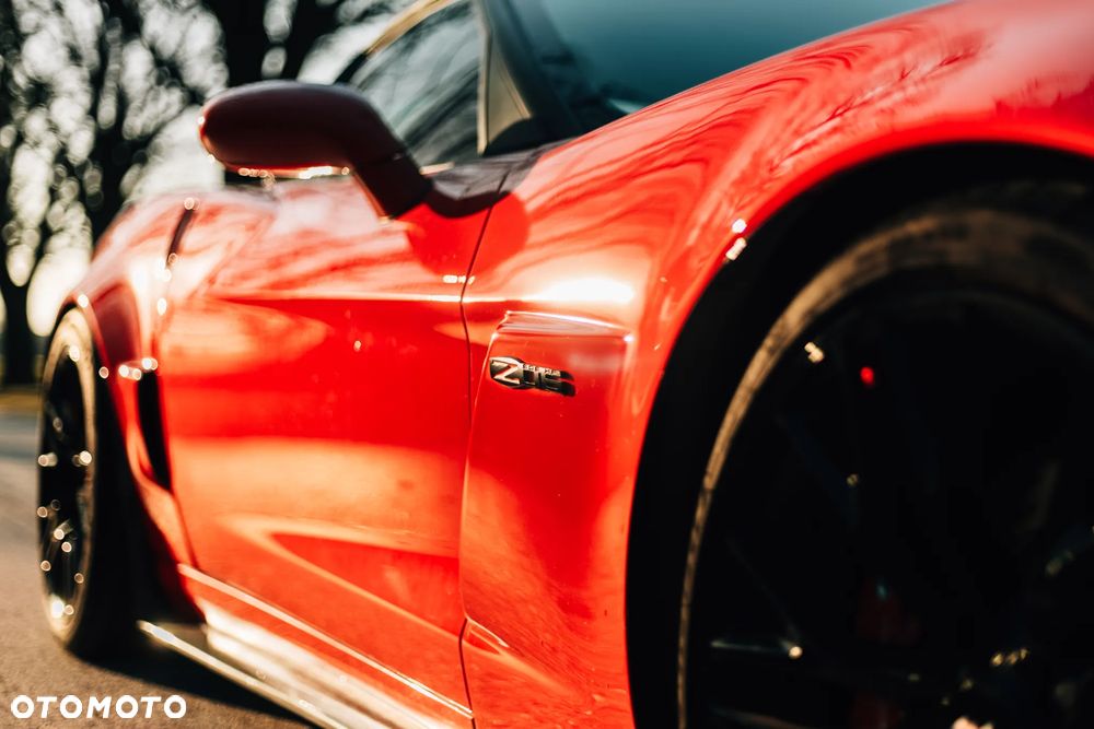 Chevrolet Corvette - 14