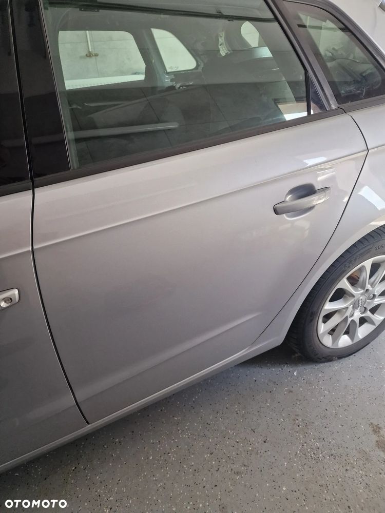 Drzwi  lewy tył audi  A3  8V  w kolorze LZ7G - 1