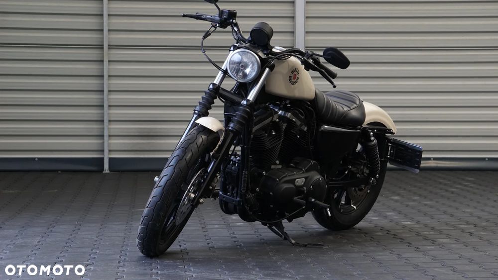 Harley-Davidson Sportster Iron 883 - 5