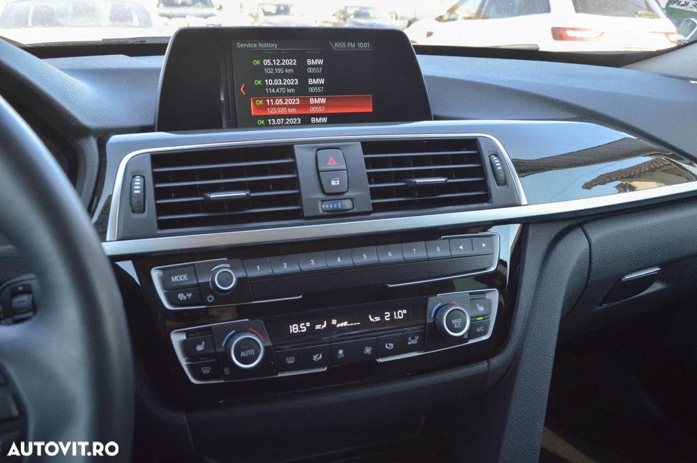 BMW Seria 3 320d xDrive Aut. Luxury Line - 28