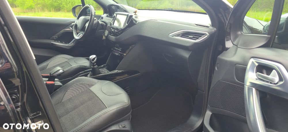 Peugeot 2008 1.6 BlueHDi Allure S&S - 13