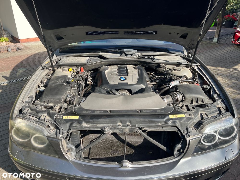 BMW Seria 7 750i - 14