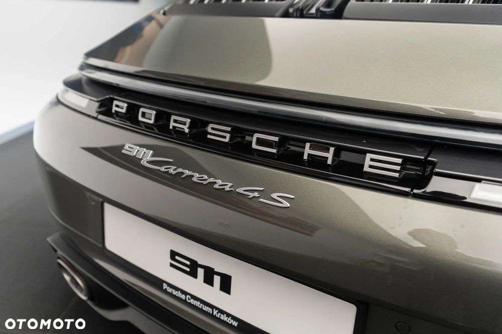 Porsche 911 Carrera 4S - 34