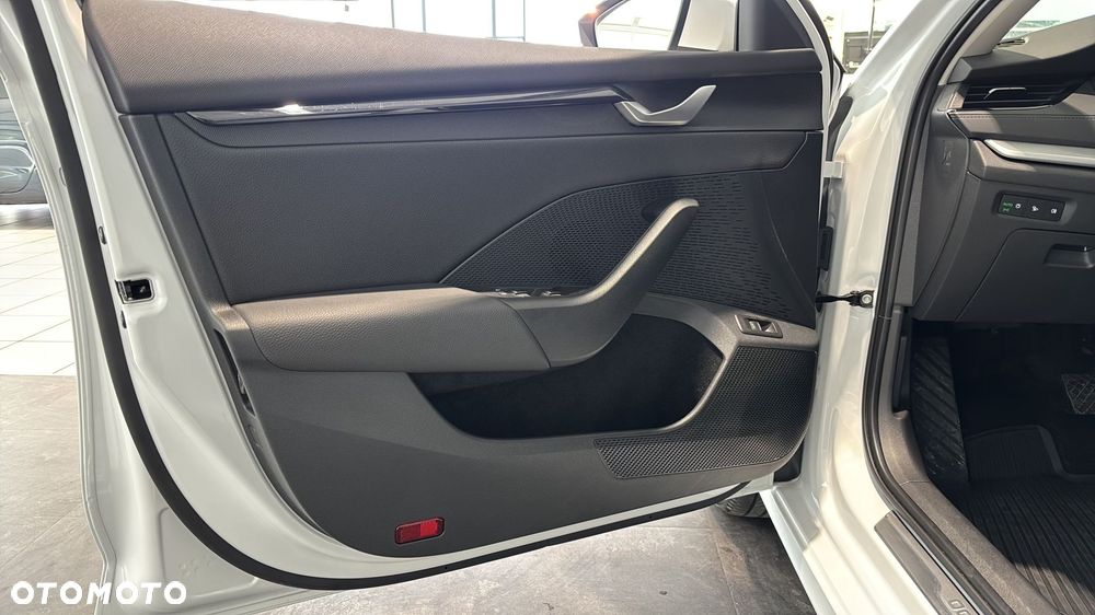 Skoda Octavia 1.5 TSI mHEV Selection DSG - 11
