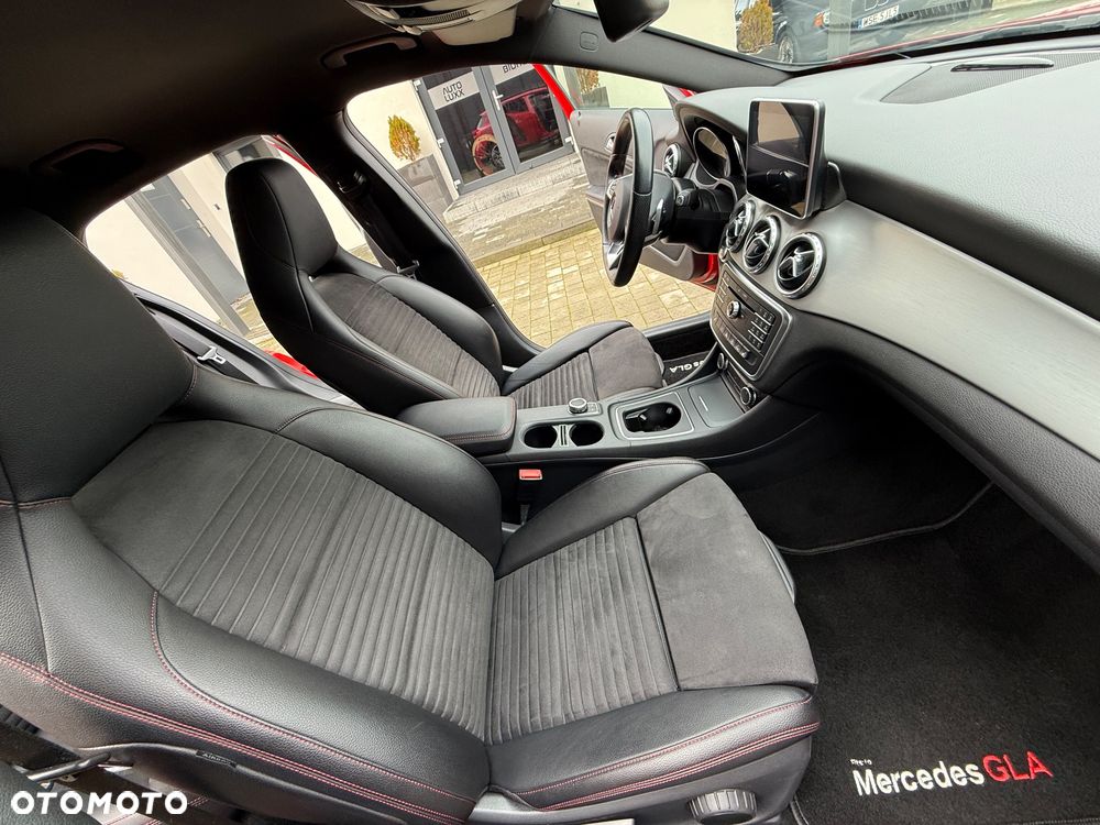 Mercedes-Benz GLA - 10