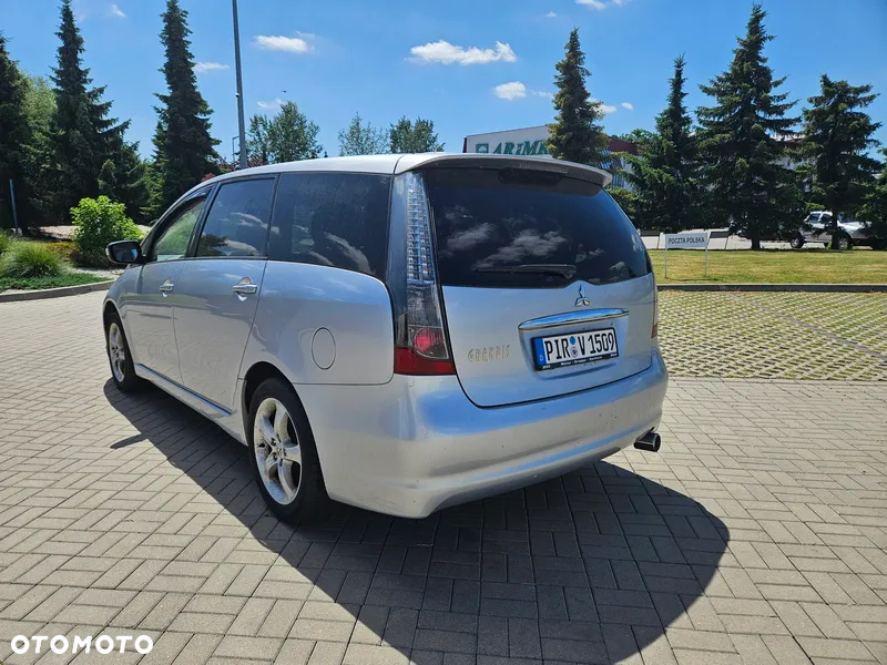 Mitsubishi Grandis - 13