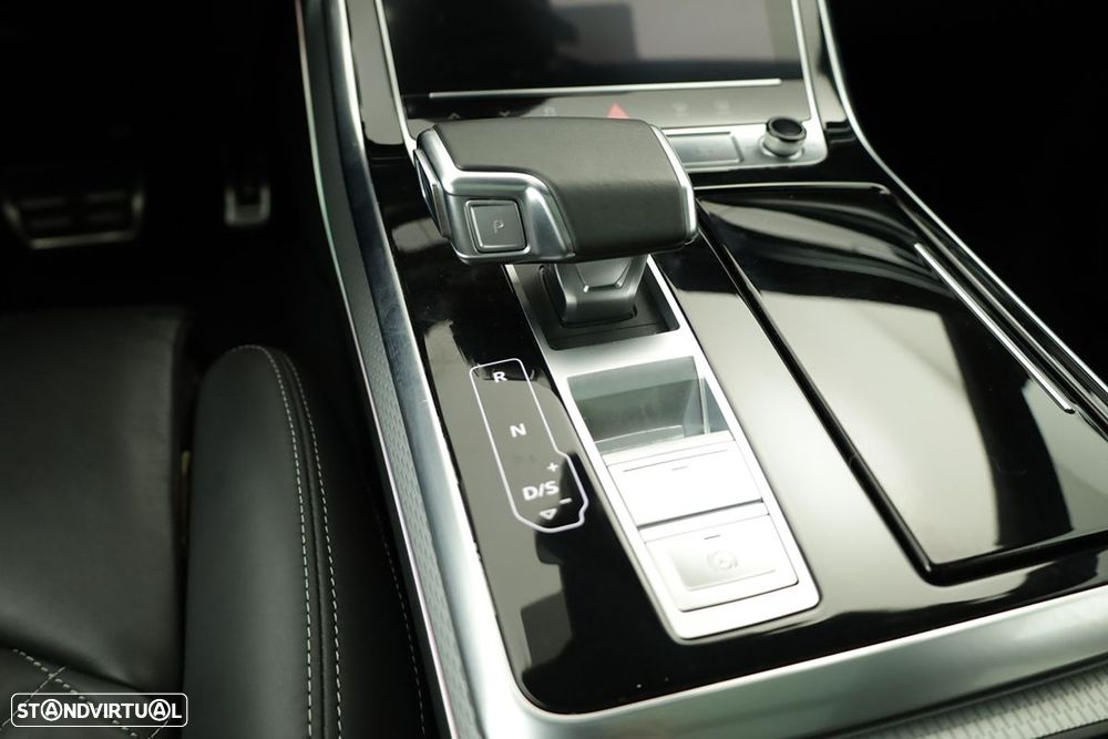 Audi Q8 55 TFSIe quattro Tiptronic - 15