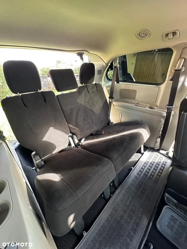 Dodge Grand Caravan - 23