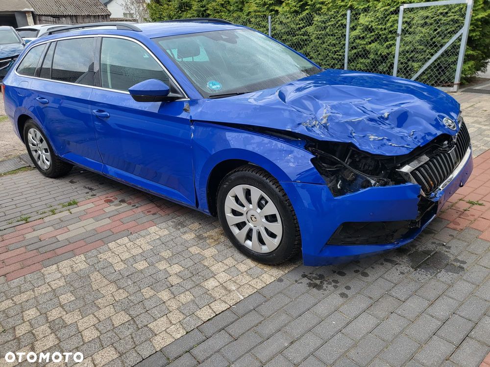 Skoda Superb 2.0 TDI Sportline - 4