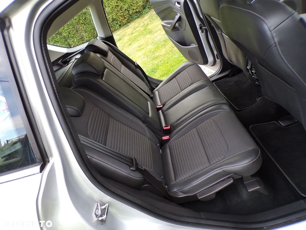 Ford Kuga 2.0 TDCi 4x4 Titanium - 26