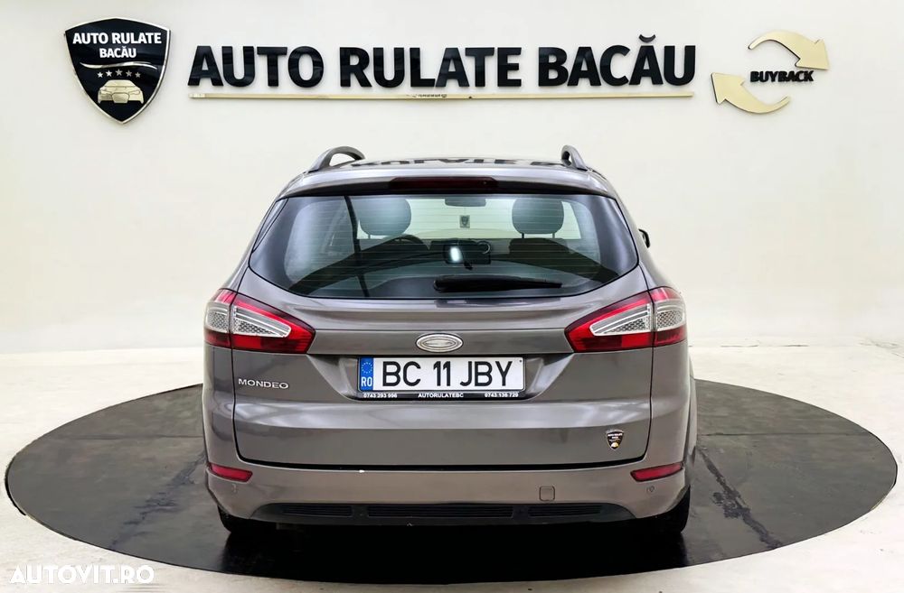 Ford Mondeo 2.0 TDCi Ghia - 11