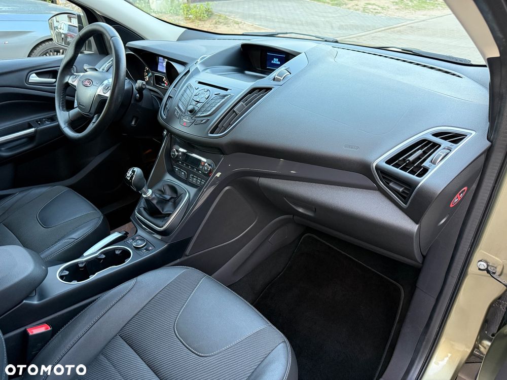 Ford Kuga 1.6 EcoBoost 2x4 Titanium - 15