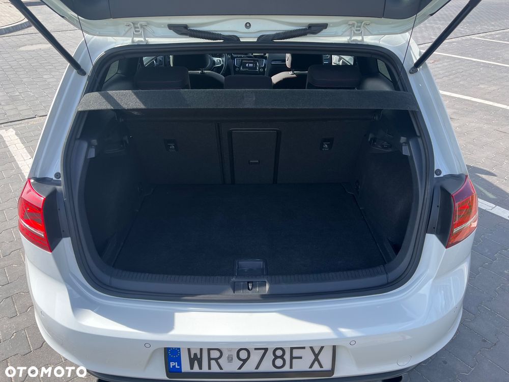 Volkswagen Golf - 11